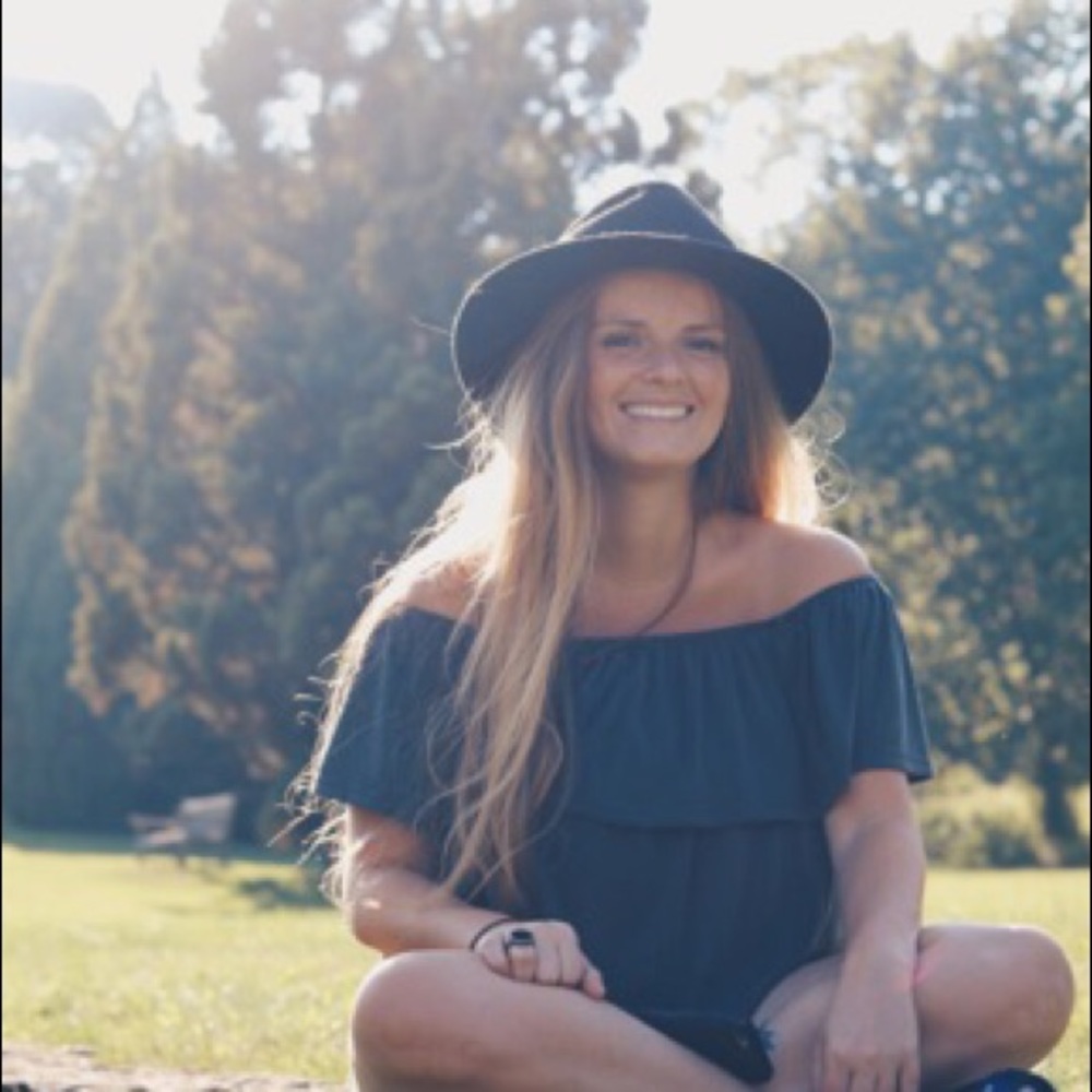 Meet your Posher, Liz